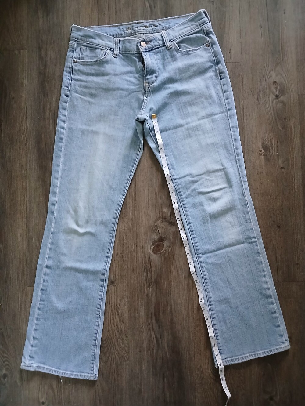 Old Navy light blue vintage Sweetheart jeans
